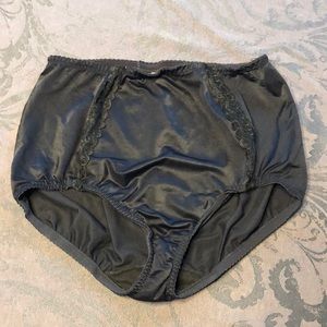 🔥Lane Bryant Intimates Black Lacy 26/28 Shapewear Panties!!🤩